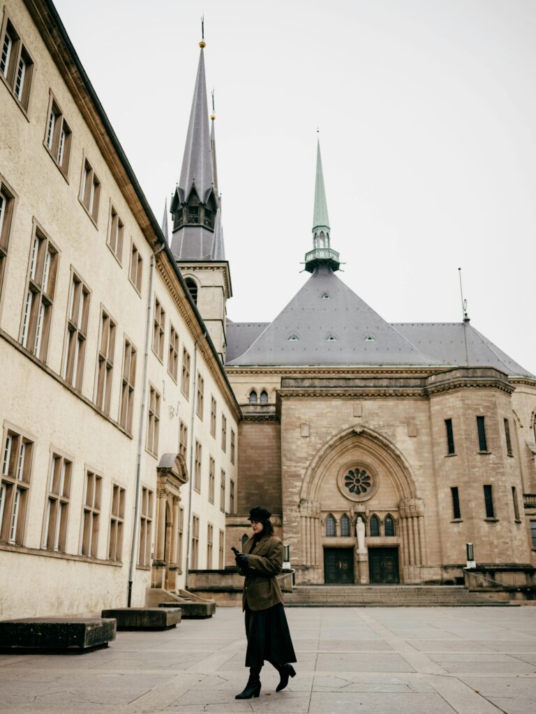 pexels-photo-29462143-29462143 Dnes odpočívá tento odvážný král, který tak výrazně rozšířil území českého království, v katedrále Notre-Dame v blízkosti hrobky lucemburských velkovévodů.