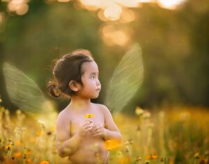 Jestli si myslíte, že MMORPG (World of Wackraft) je jen o pobíhání po lese v roztomilém kostýmu, pletete se !!! If you think MMORPGs (World of Warcraft) are just about running around the forest in cute costumes, you're wrong!!! dívka, anděl, elfové, malý žlutý květ, anděl, MMORPG, PC hry, - girl, angel, elves, little yellow flower, angel, MMORPG, PC games,