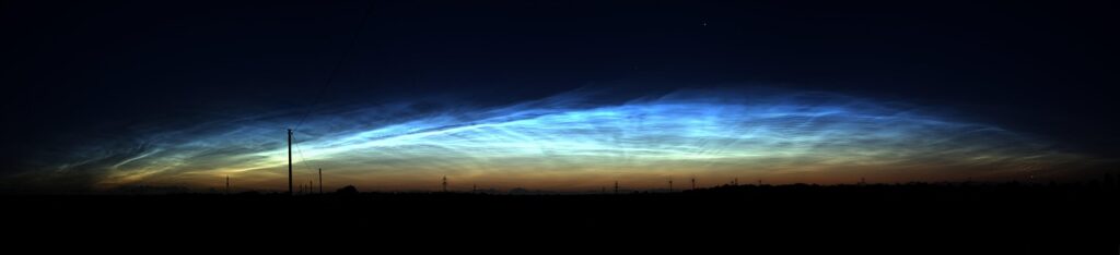 Noční svítící oblaky, noční obloha, glowing night clouds, at night, bright, ice particles, clouds, ice veil, weather phenomenon, night clouds, heaven, cloud phenomenon, silver-bluish