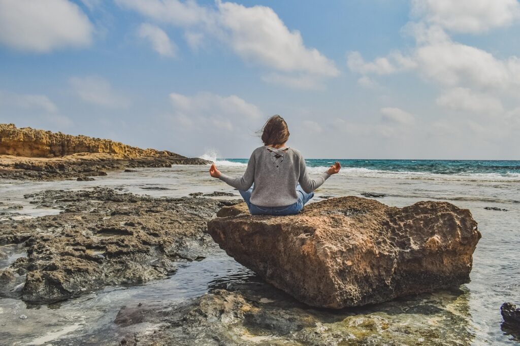 Harmonie, klid, sbehodnota, velke holky, ženy 50+, meditation, nature, yoga, relaxation, woman, meditate, people, relax, exercise, lifestyle, zen, female, meditating, calm, harmony, wellness, healthy, sitting, enjoying nature, meditation, meditation, meditation, meditation, meditation, yoga, yoga, yoga