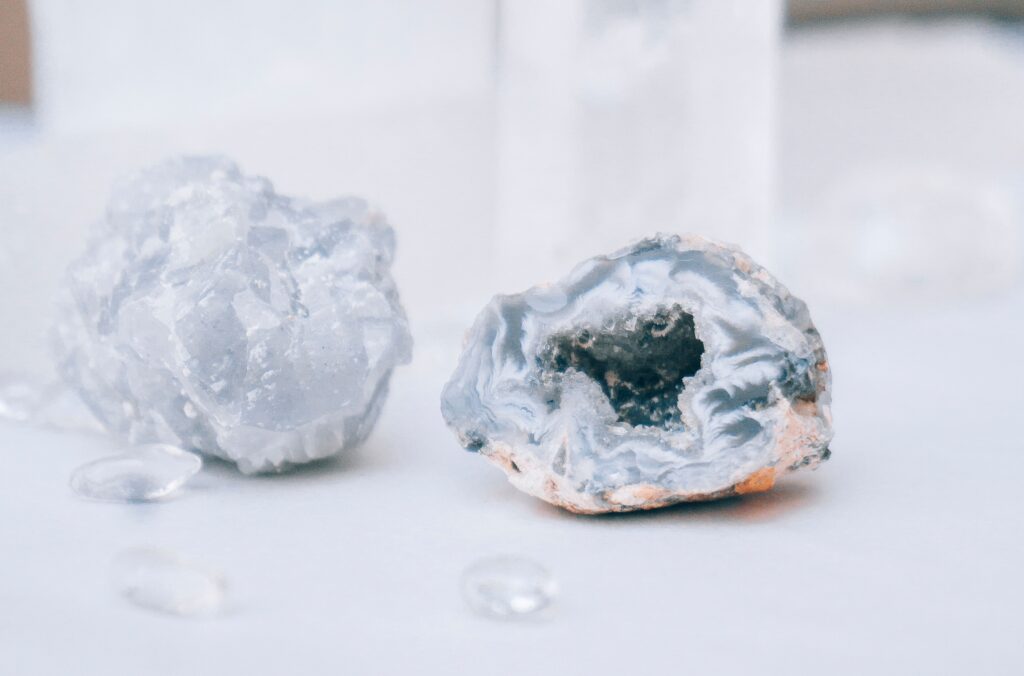 mĚSÍČNÍ KÁMEN, ÚPLNĚK V KOZOROHU, MOONSTONE,
FULL MOON IN CAPRICORN